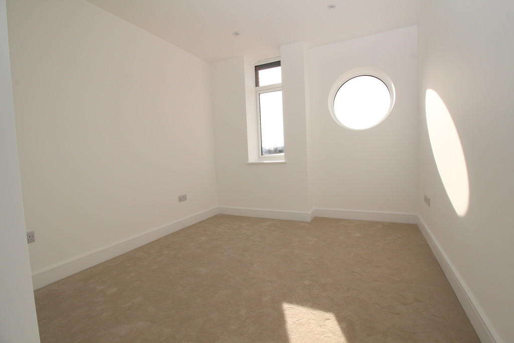 1 bed flat to rent in Holmes Park, North Street, RH12  - Property Image 7