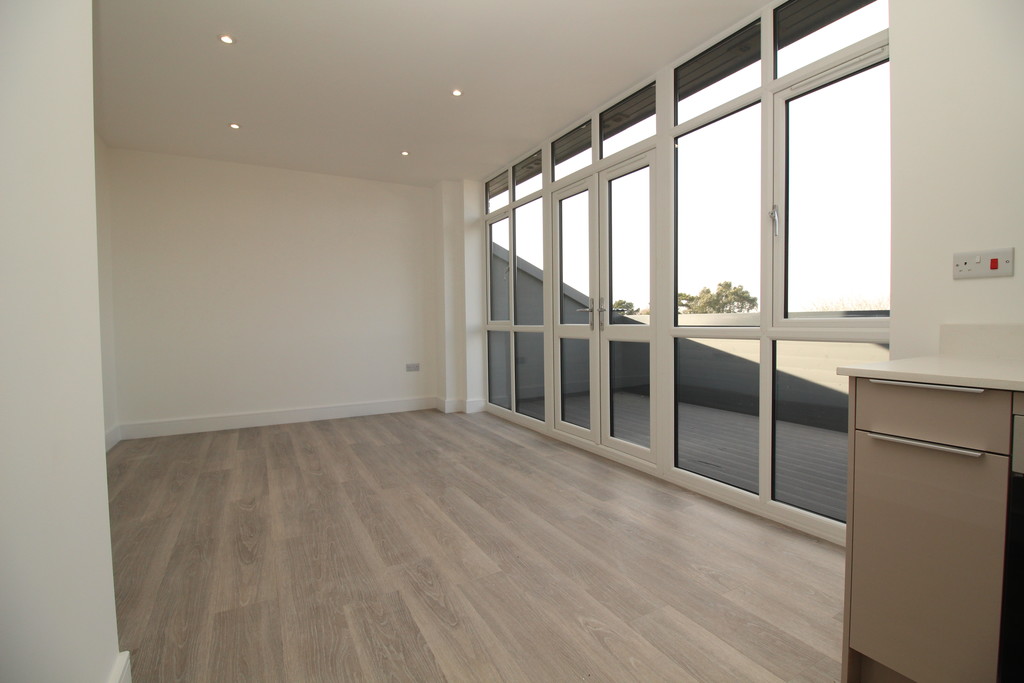 1 bed flat to rent in Holmes Park, North Street, RH12  - Property Image 8
