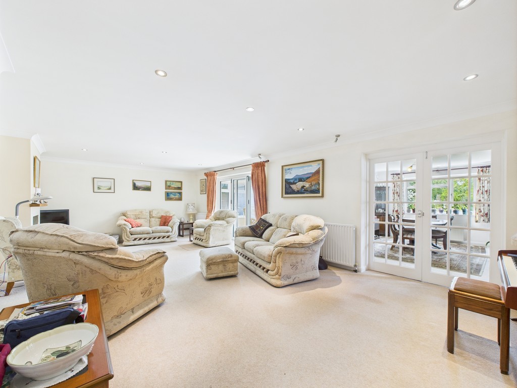 4 bed detached bungalow for sale in Park Street, Slinfold, Horsham  - Property Image 4