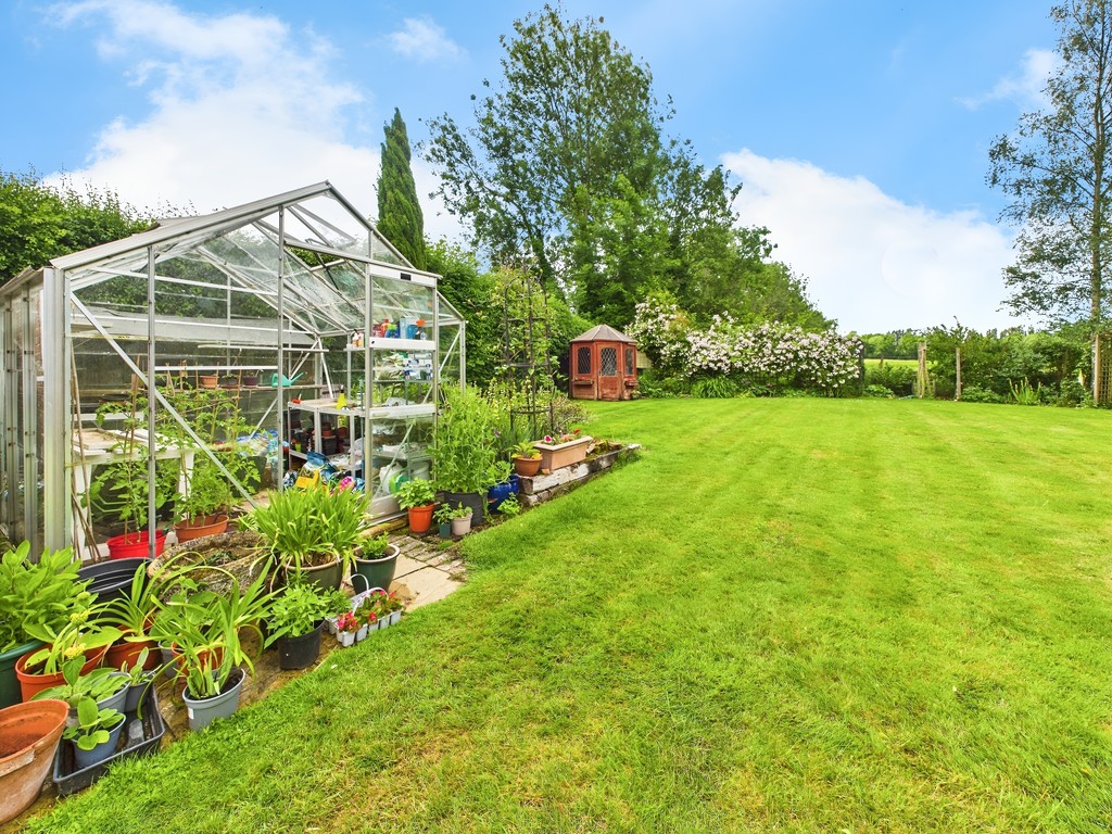 4 bed detached bungalow for sale in Park Street, Slinfold, Horsham  - Property Image 17