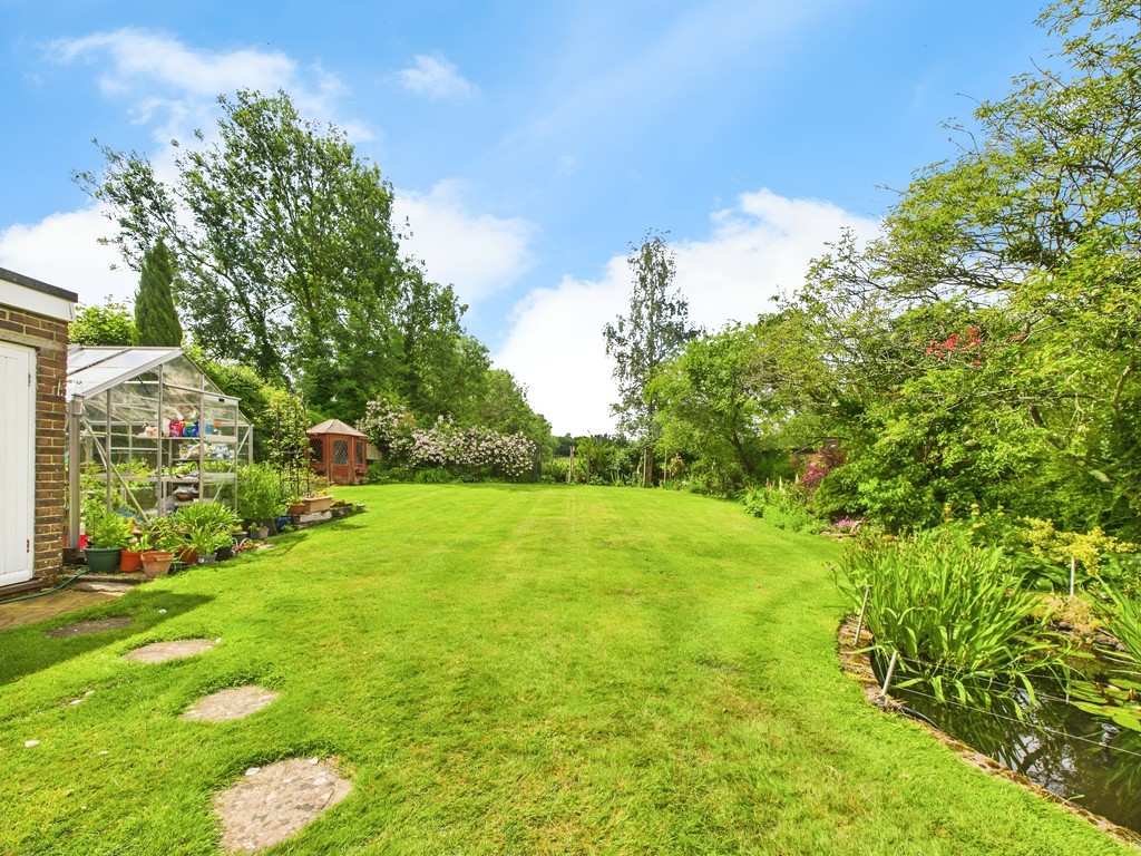 4 bed detached bungalow for sale in Park Street, Slinfold, Horsham  - Property Image 10