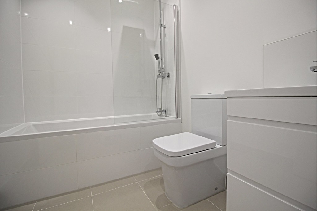 1 bed apartment to rent in Holmes Park, North Street, Horsham  - Property Image 7