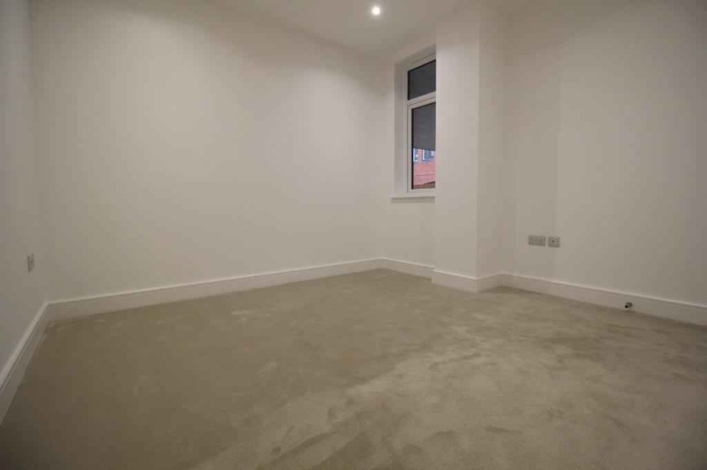 1 bed apartment to rent in Holmes Park, North Street, Horsham  - Property Image 8
