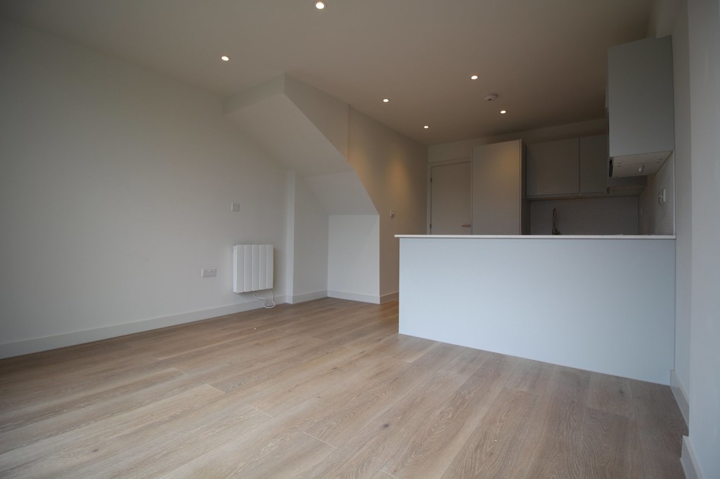 2 bed apartment to rent in Prewetts Mill, Mill Bay Lane, Horsham  - Property Image 4