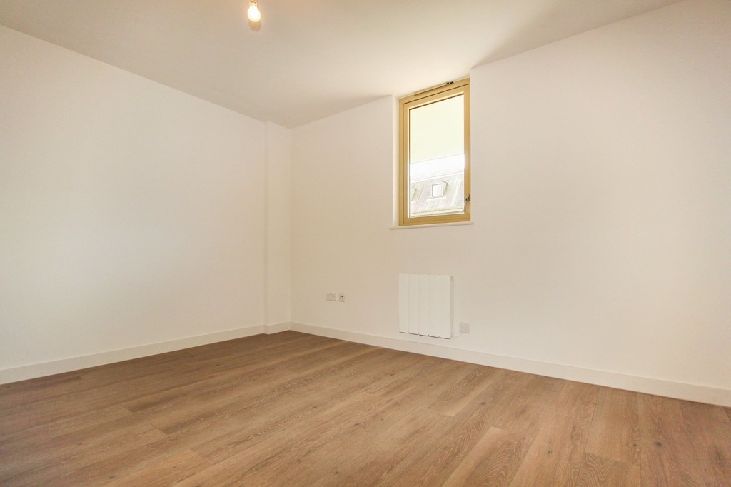 1 bed flat to rent in Prewetts Mill, Horsham  - Property Image 5