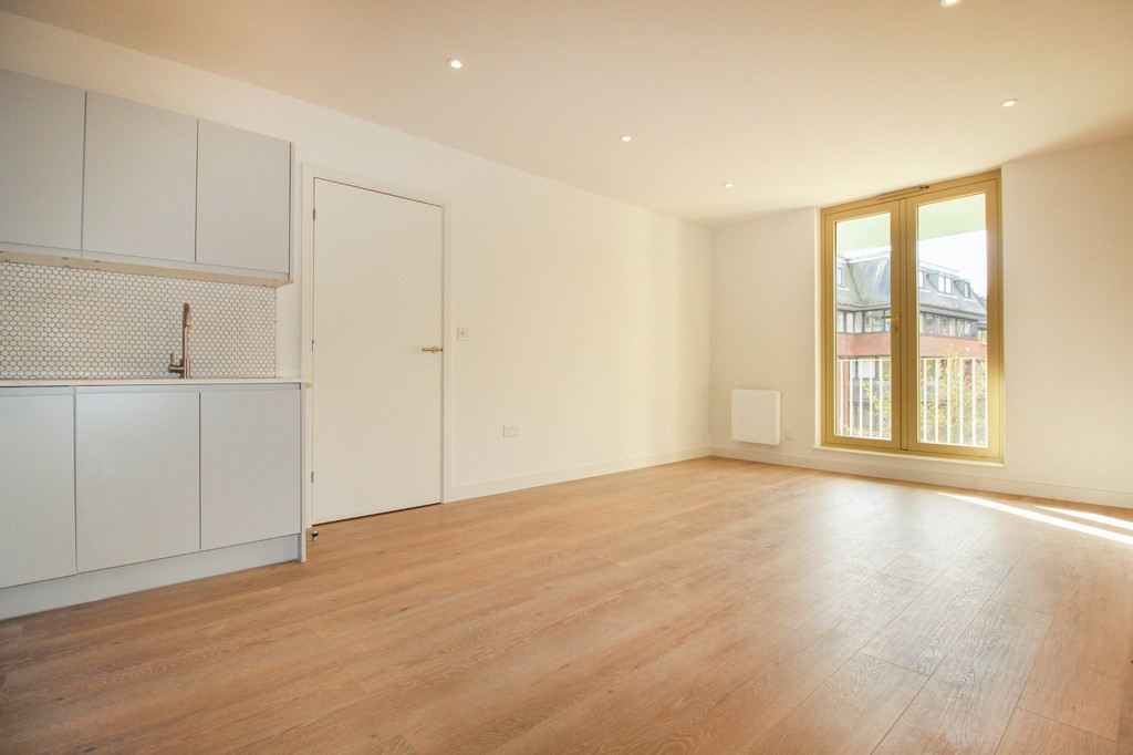 1 bed flat to rent in Prewetts Mill, Horsham  - Property Image 2