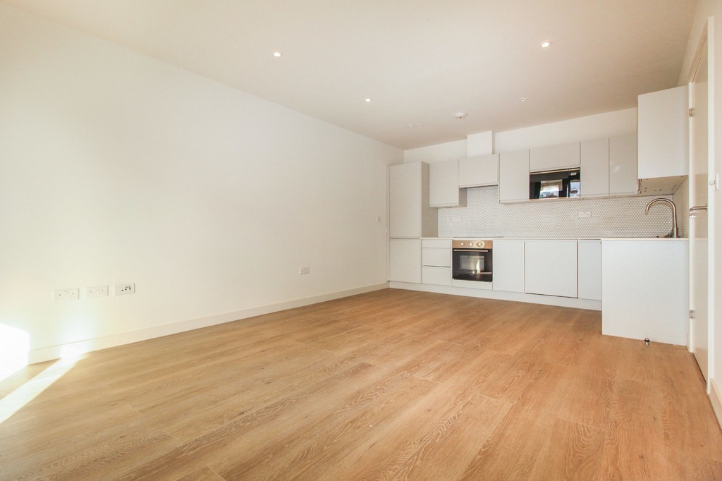 1 bed flat to rent in Prewetts Mill, Horsham  - Property Image 3