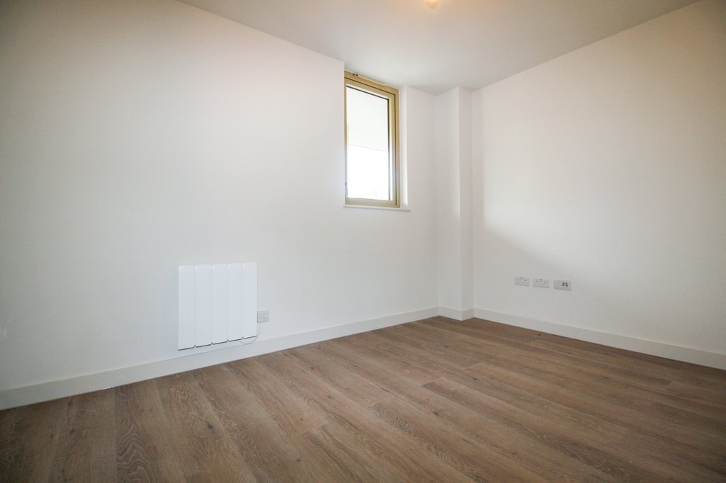2 bed apartment to rent in Prewetts Mill, Mill Bay Lane, Horsham  - Property Image 4