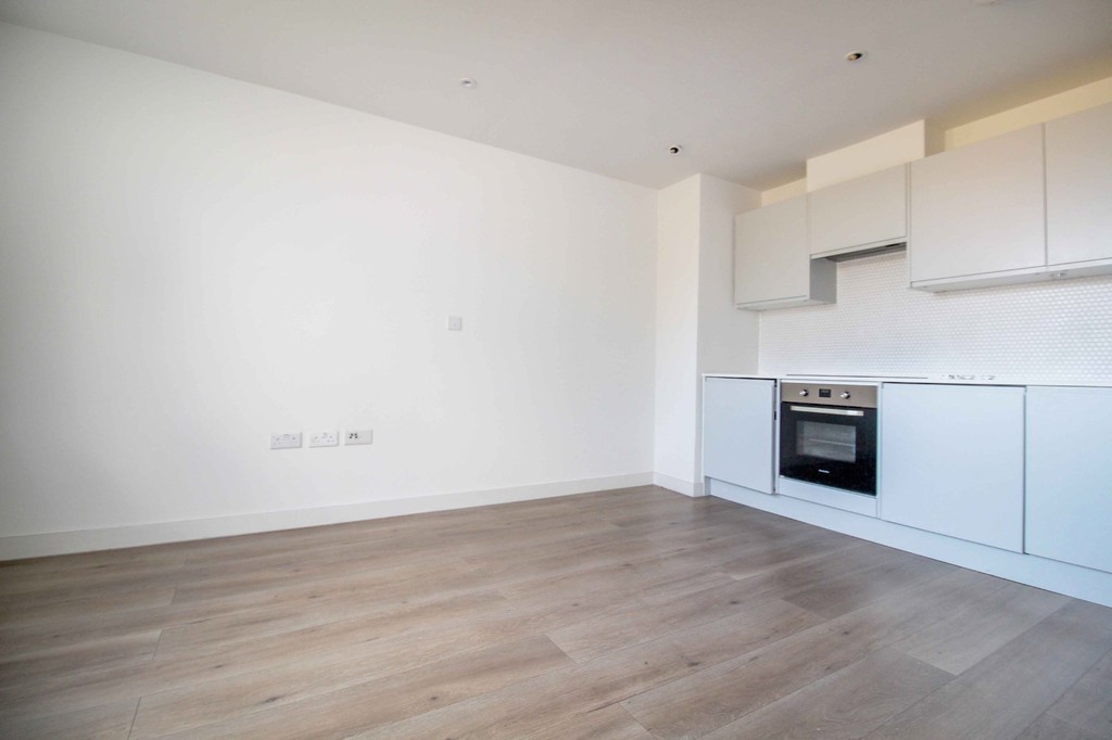 3 bed apartment to rent in Prewetts Mill, Horsham  - Property Image 2