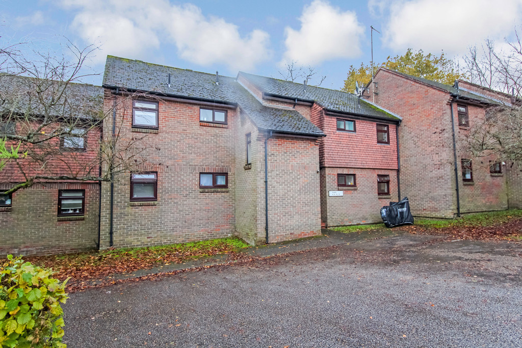 1 bed apartment to rent in Gorringes Brook, Horsham  - Property Image 3