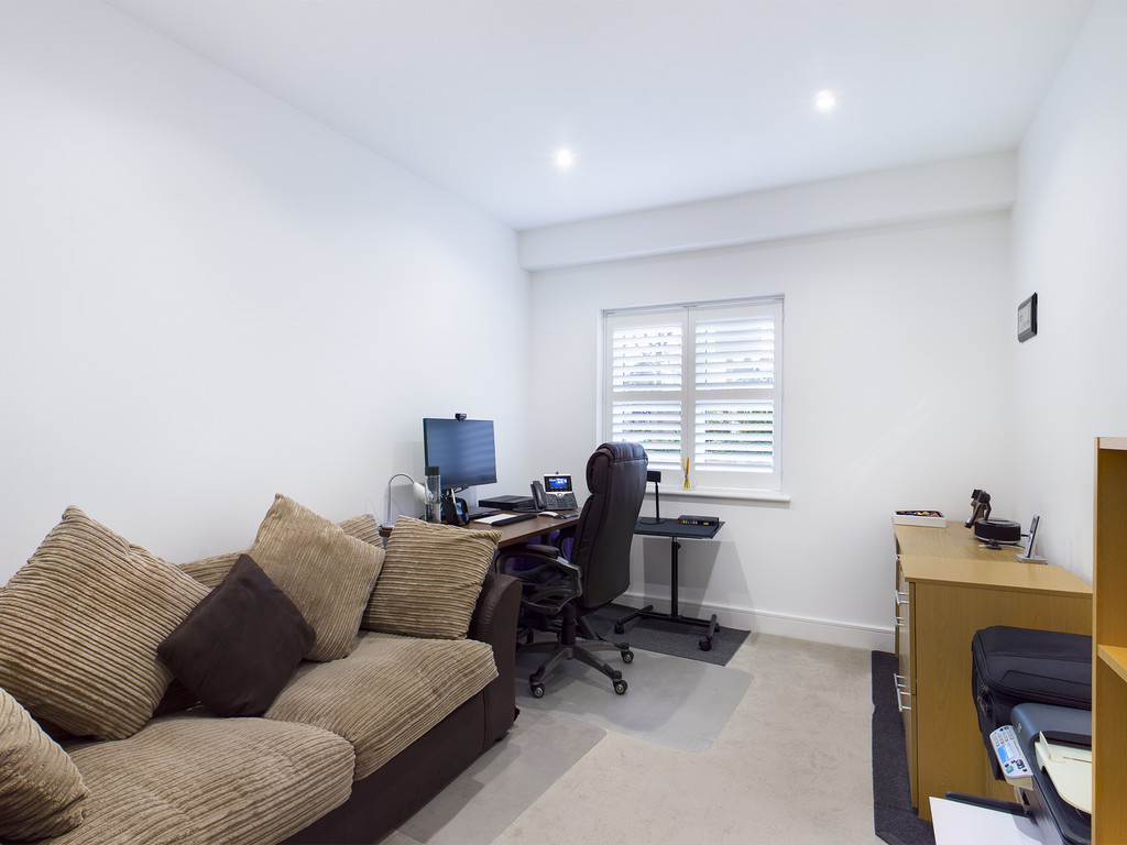 2 bed apartment to rent in Holmes Park, Horsham  - Property Image 8