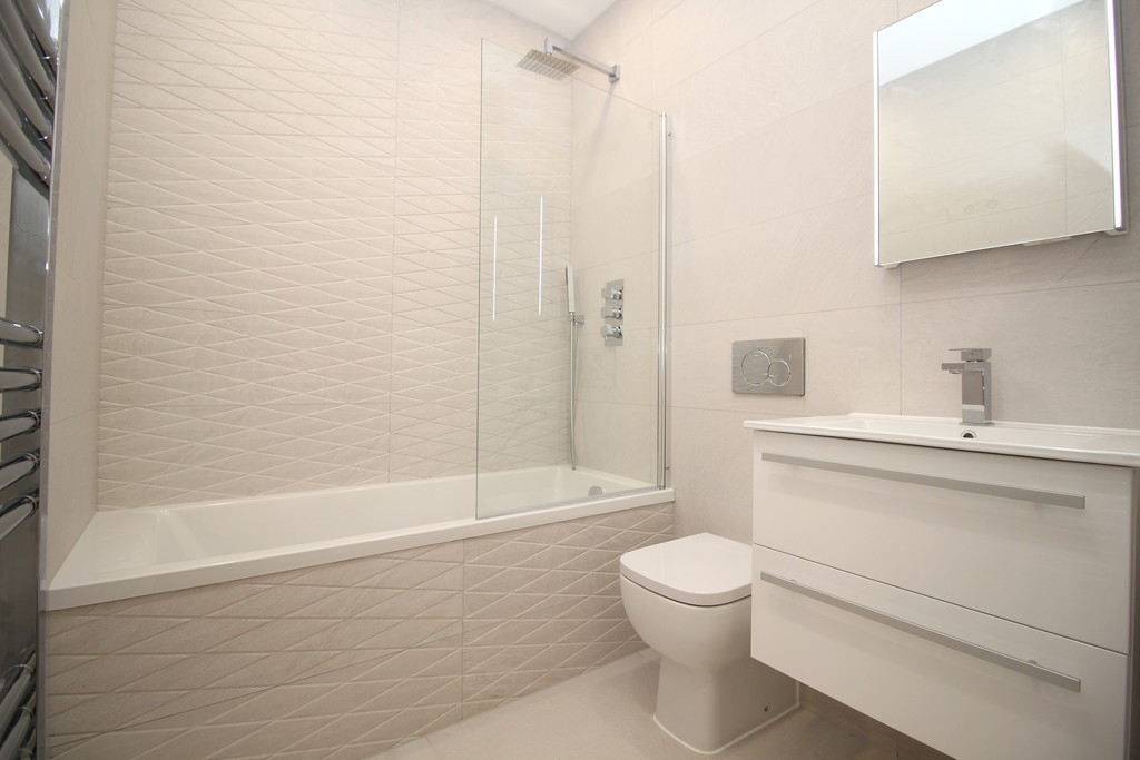 1 bed apartment to rent in Harrington House, Horsham  - Property Image 4