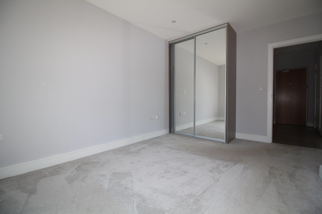 1 bed flat to rent in Horsham Gates, North Street, RH13  - Property Image 3