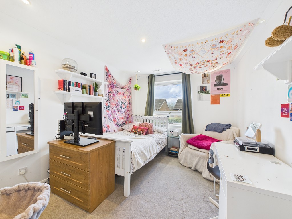 5 bed detached house for sale in Harvesters, Horsham  - Property Image 9