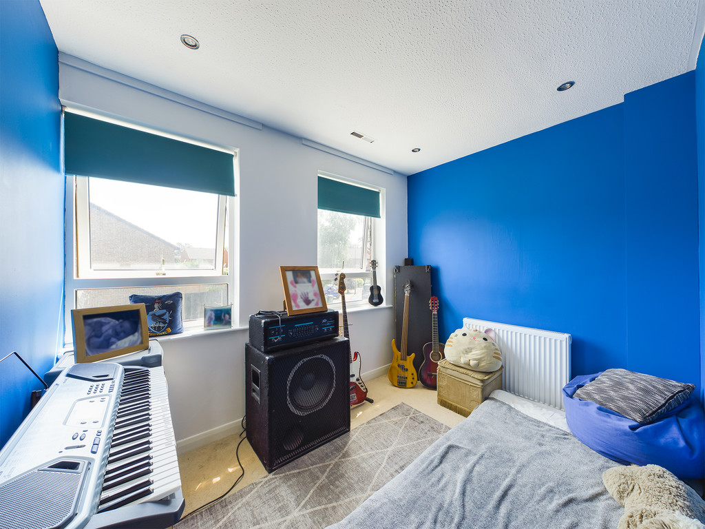 5 bed detached house for sale in Harvesters, Horsham  - Property Image 11