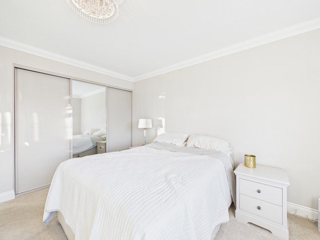 2 bed apartment to rent in Chantry Court, Broadbridge Heath, RH12  - Property Image 6