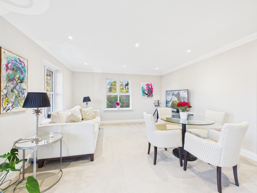 2 bed apartment to rent in Chantry Court, Broadbridge Heath, RH12  - Property Image 2