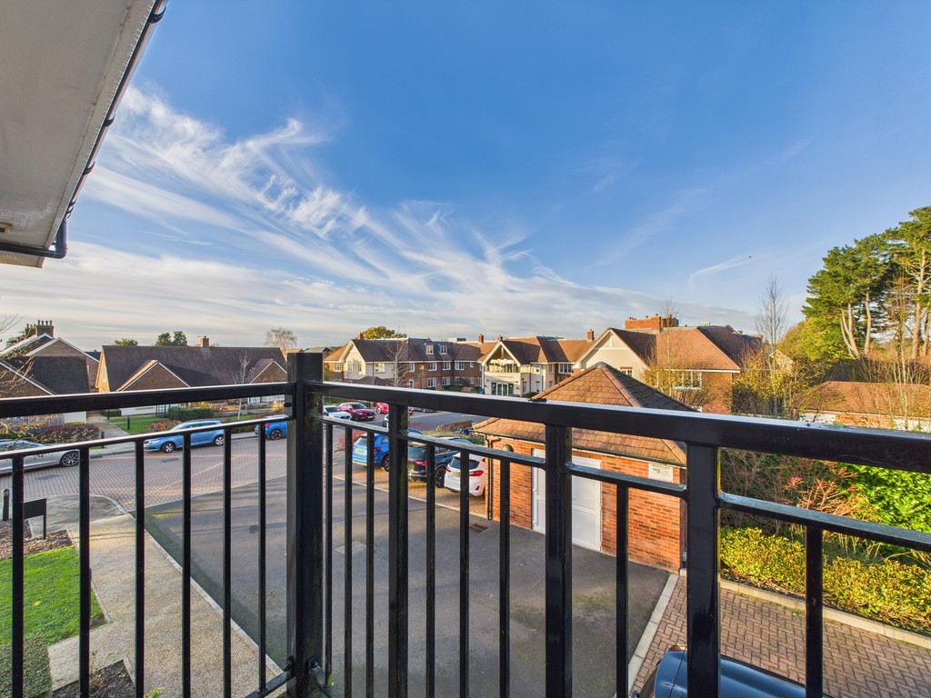 2 bed apartment to rent in Chantry Court, Broadbridge Heath, RH12  - Property Image 10