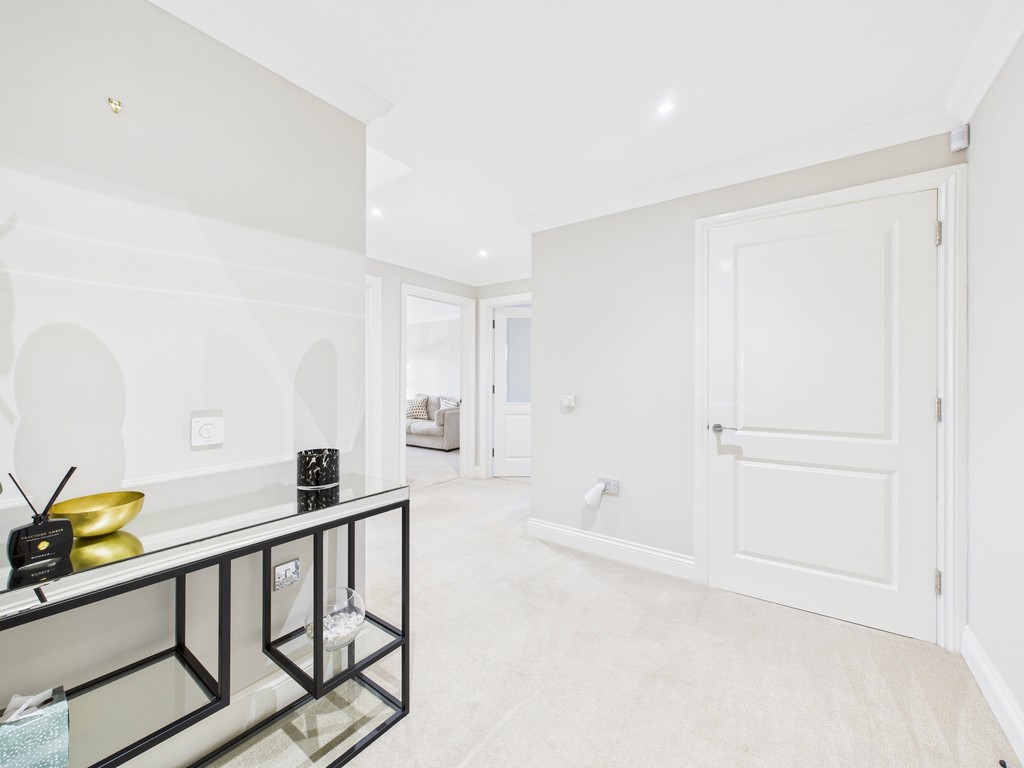 2 bed apartment to rent in Chantry Court, Broadbridge Heath, RH12  - Property Image 9