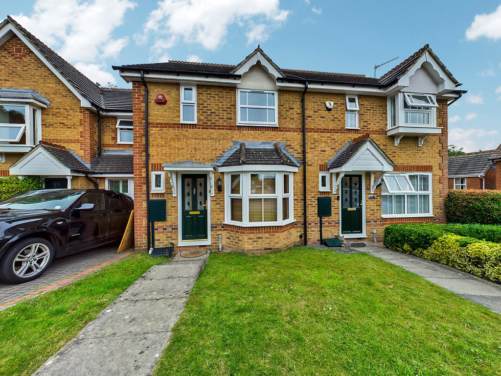 2 bed semi-detached house to rent in Milborne Road, Crawley, RH10