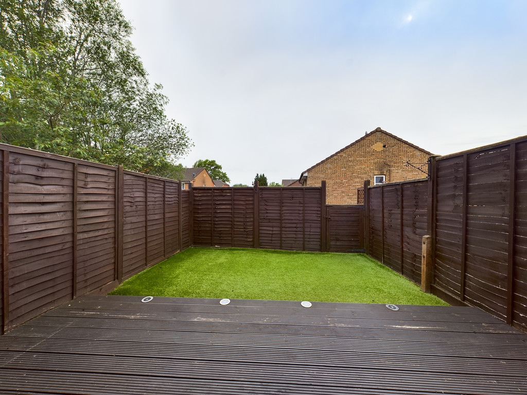 2 bed semi-detached house to rent in Milborne Road, Crawley  - Property Image 5