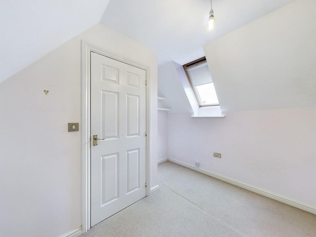 5 bed terraced house to rent in Barnes Wallis Avenue, Horsham  - Property Image 11