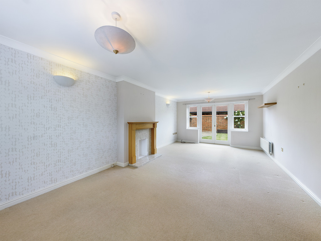 5 bed terraced house to rent in Barnes Wallis Avenue, Horsham  - Property Image 4