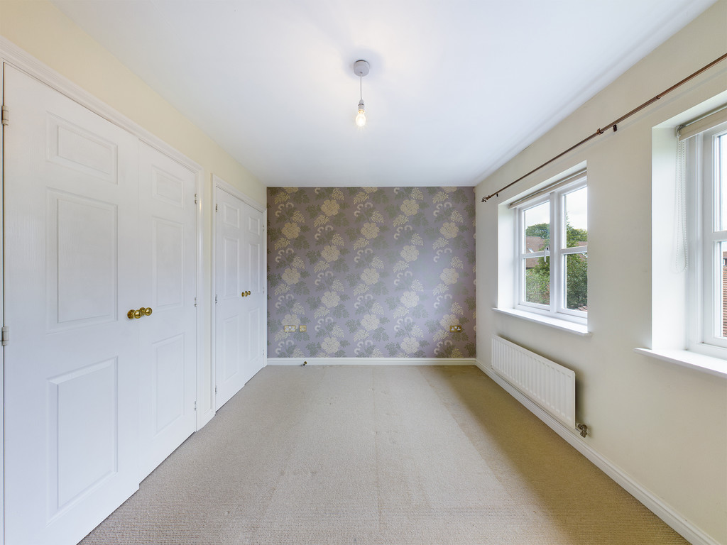 5 bed terraced house to rent in Barnes Wallis Avenue, Horsham  - Property Image 5