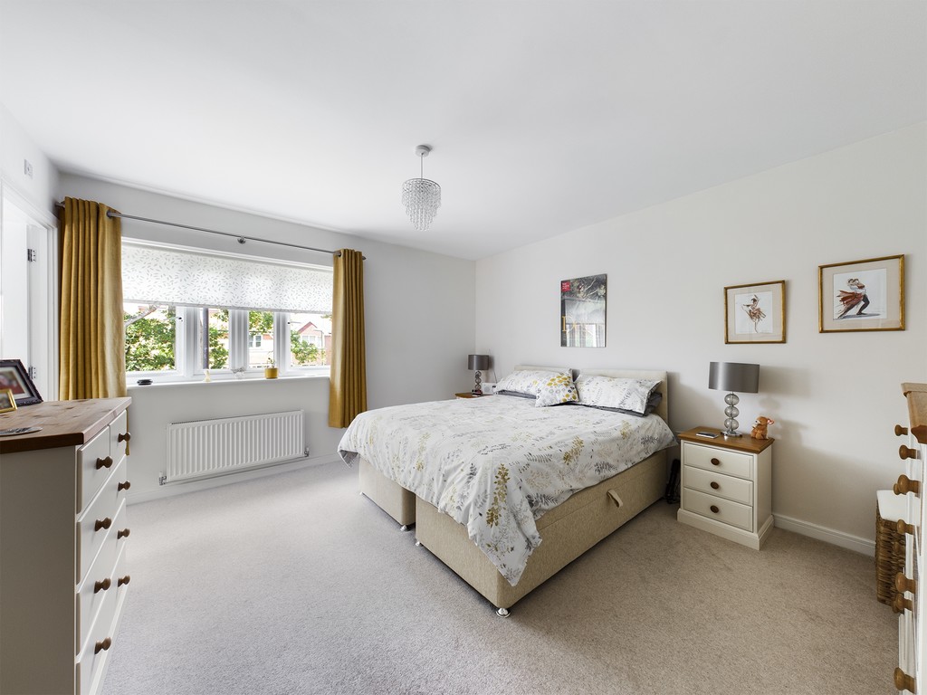 4 bed detached house for sale in Beale Close, Horsham  - Property Image 5