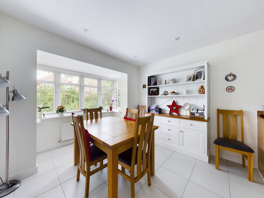 4 bed detached house for sale in Beale Close, Horsham  - Property Image 11