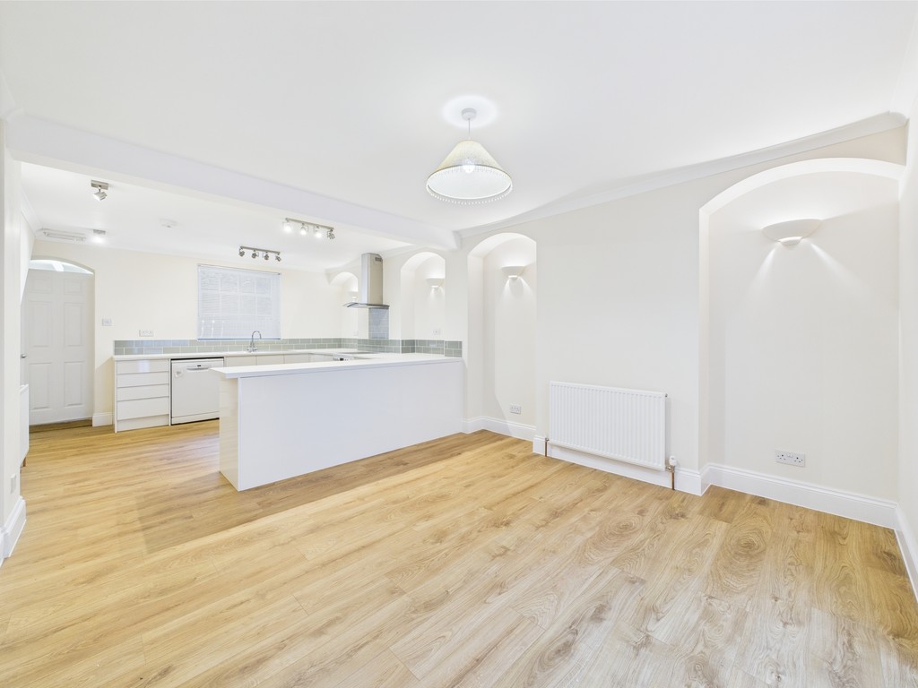 3 bed town house for sale in London Road, Horsham  - Property Image 4