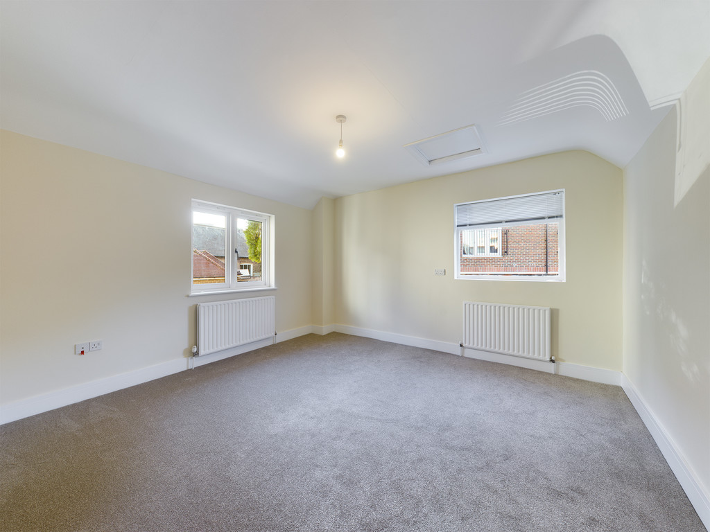 2 bed semi-detached house for sale in Springfield Road, Horsham  - Property Image 2