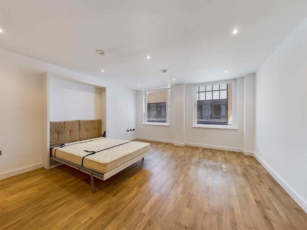 1 bed studio flat for sale in Linden House, Horsham  - Property Image 4