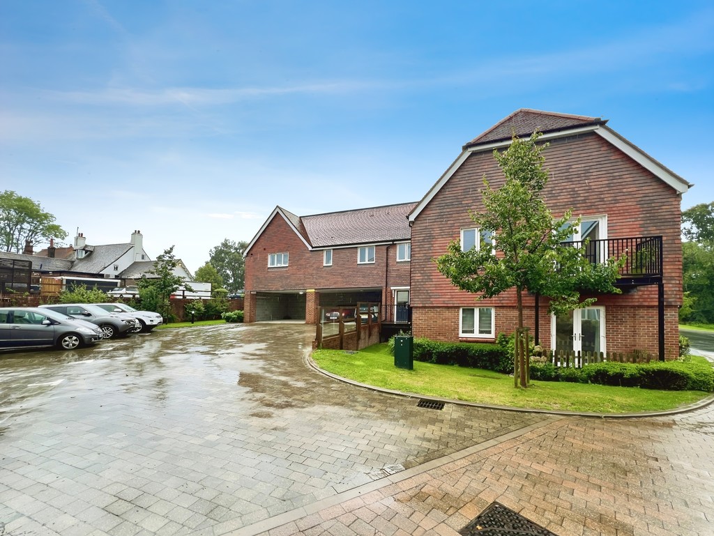 2 bed apartment for sale in Swallow Rise, Haywards Heath  - Property Image 1