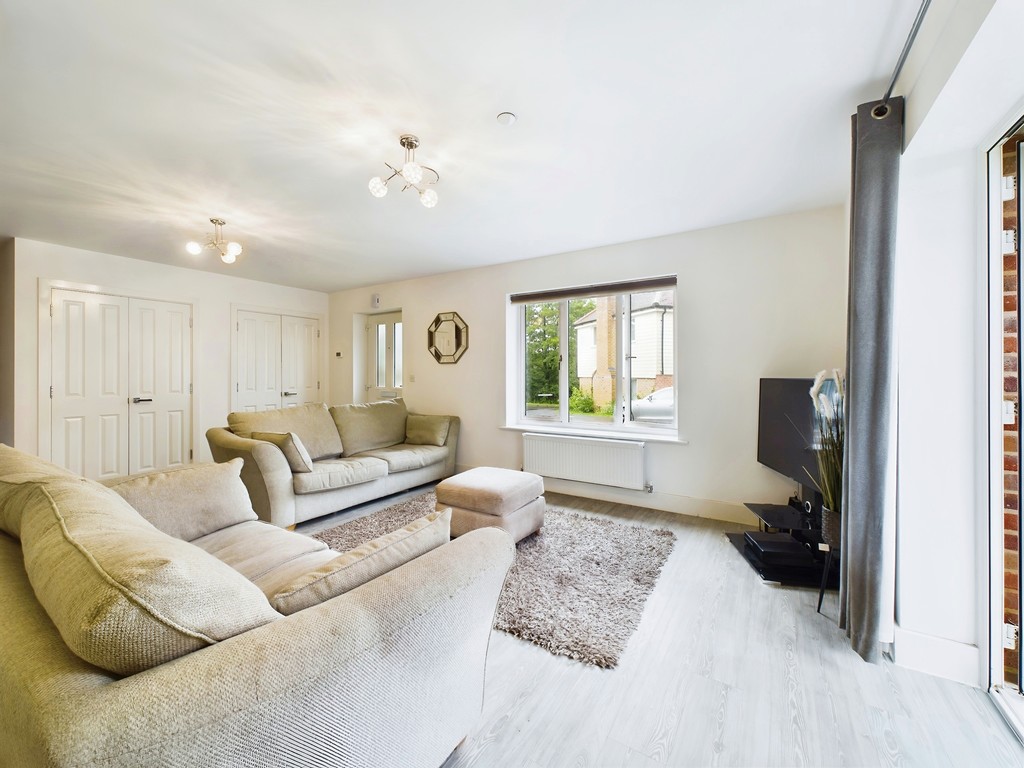 2 bed apartment for sale in Swallow Rise, Haywards Heath  - Property Image 7