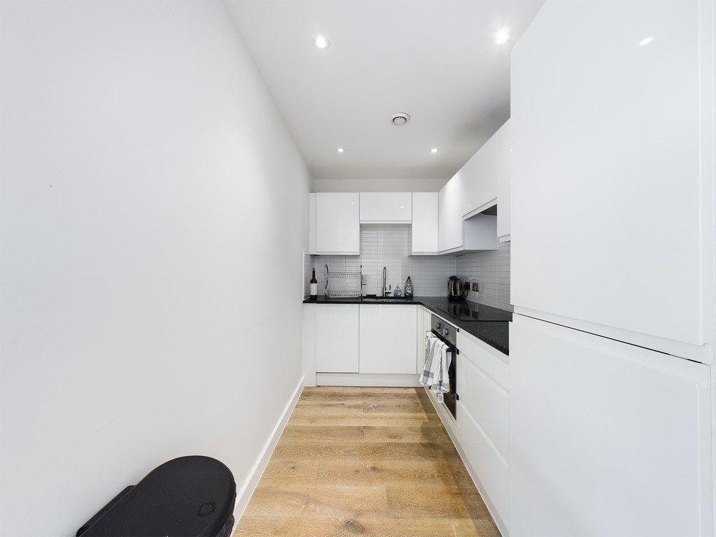 1 bed apartment to rent in North Street, Horsham, RH13 - Property Image 3