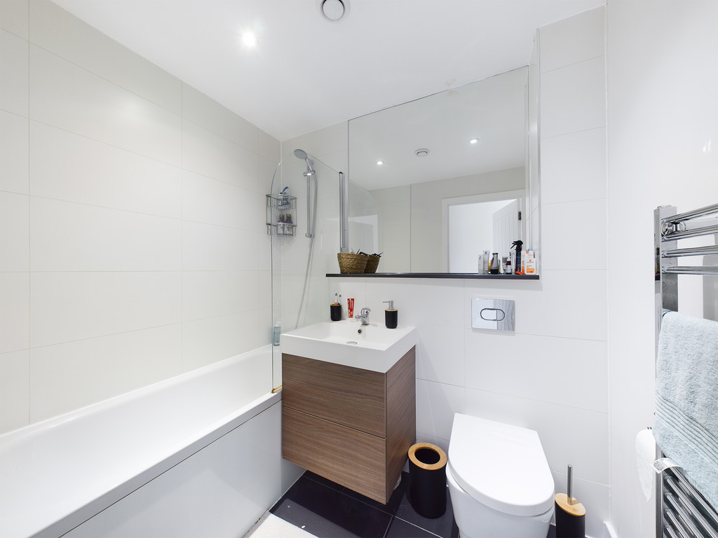 1 bed apartment to rent in North Street, Horsham, RH13 - Property Image 4