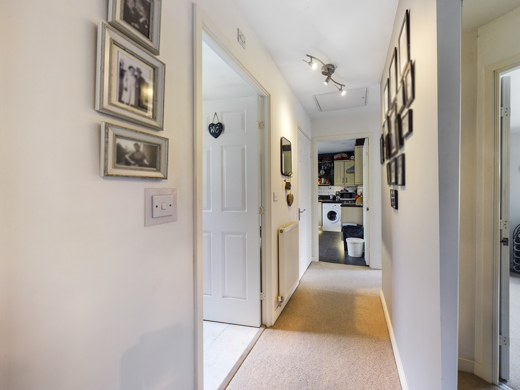 2 bed apartment for sale in Deer Way, Horsham  - Property Image 11