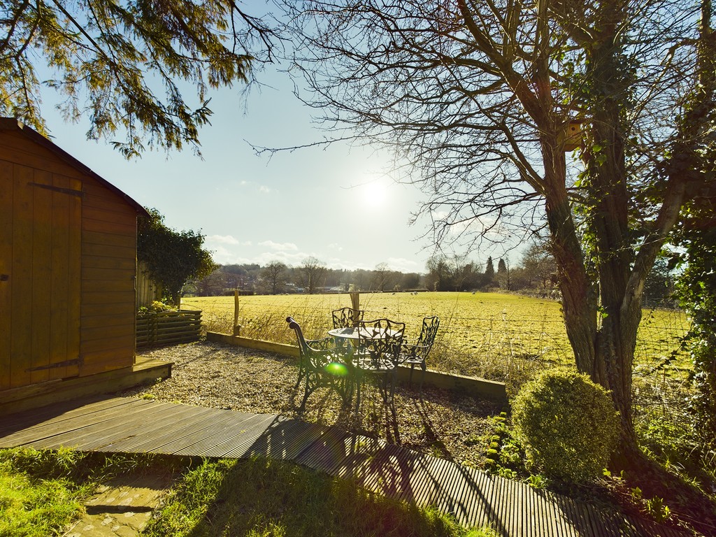 2 bed semi-detached house to rent in Turners Hill Road, Crawley Down, RH10  - Property Image 9