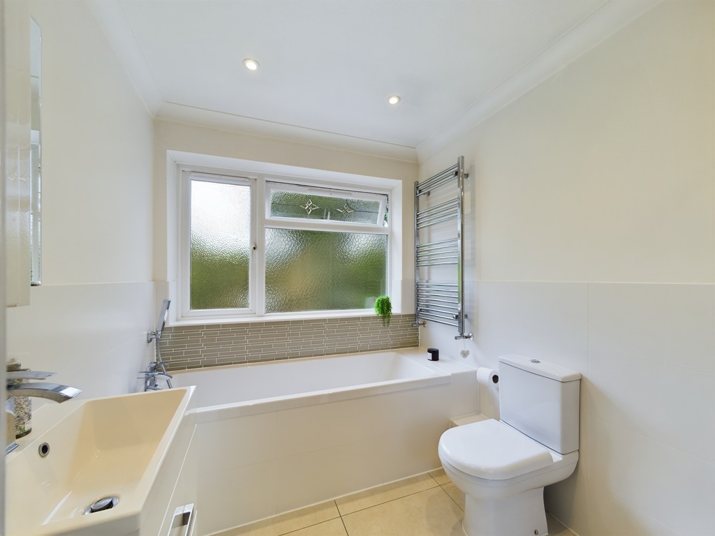 4 bed detached house for sale in Ryecroft Meadow, Horsham  - Property Image 7