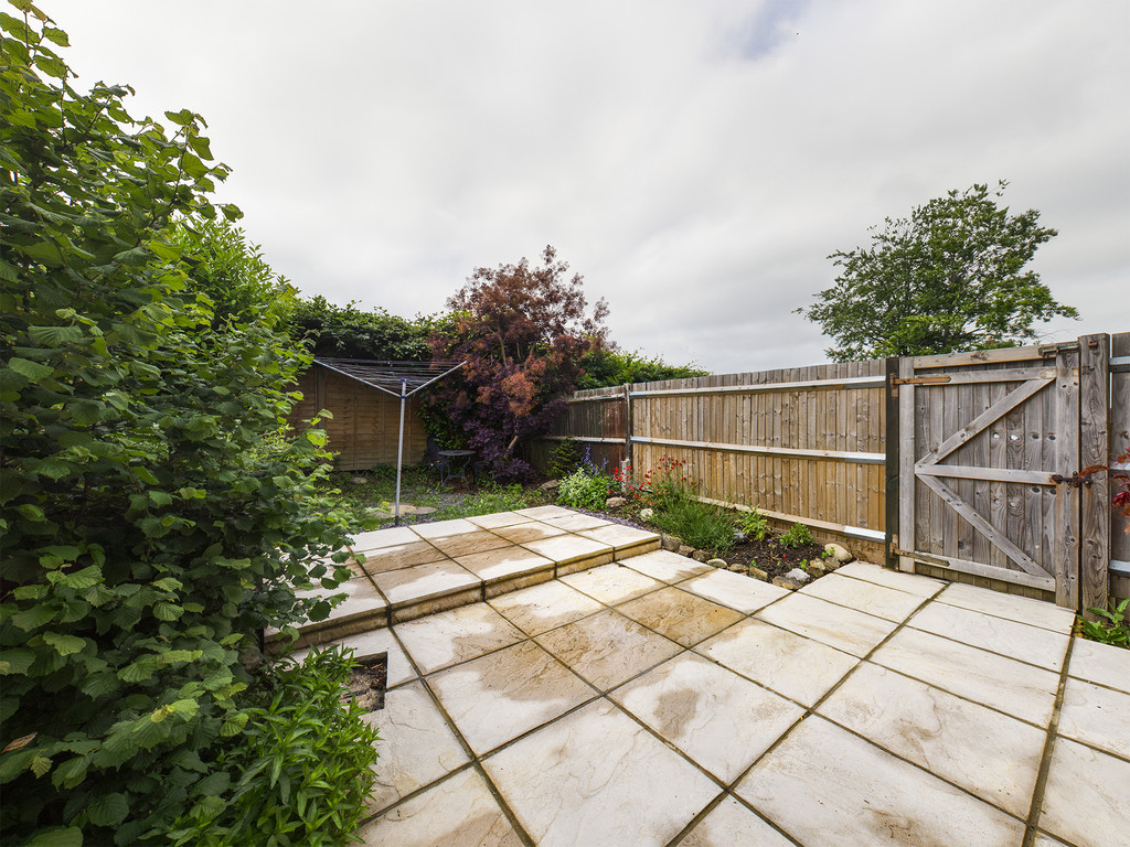 2 bed terraced house to rent in Naldrett Close, Horsham  - Property Image 9