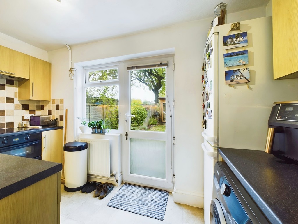 2 bed terraced house for sale in Melksham Close, Horsham  - Property Image 8