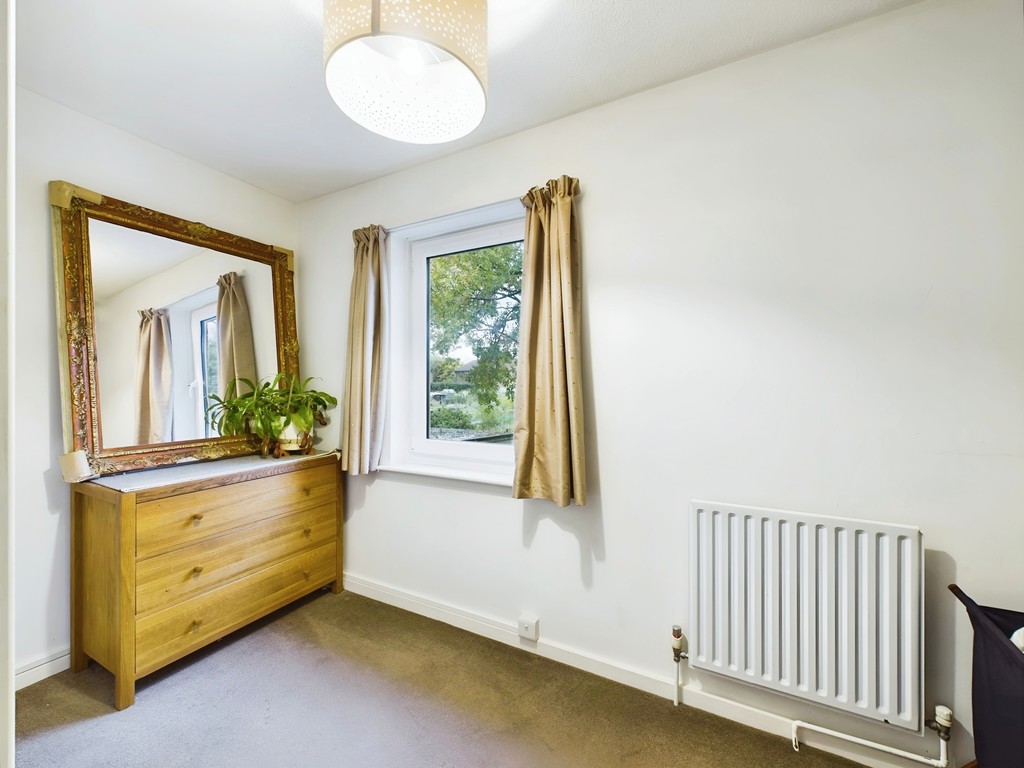 2 bed terraced house for sale in Melksham Close, Horsham  - Property Image 5