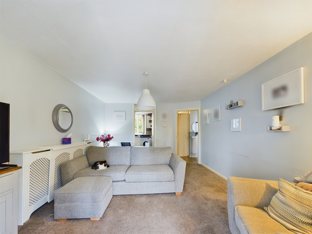 2 bed ground floor maisonette for sale in Elm Grove, Horsham  - Property Image 13