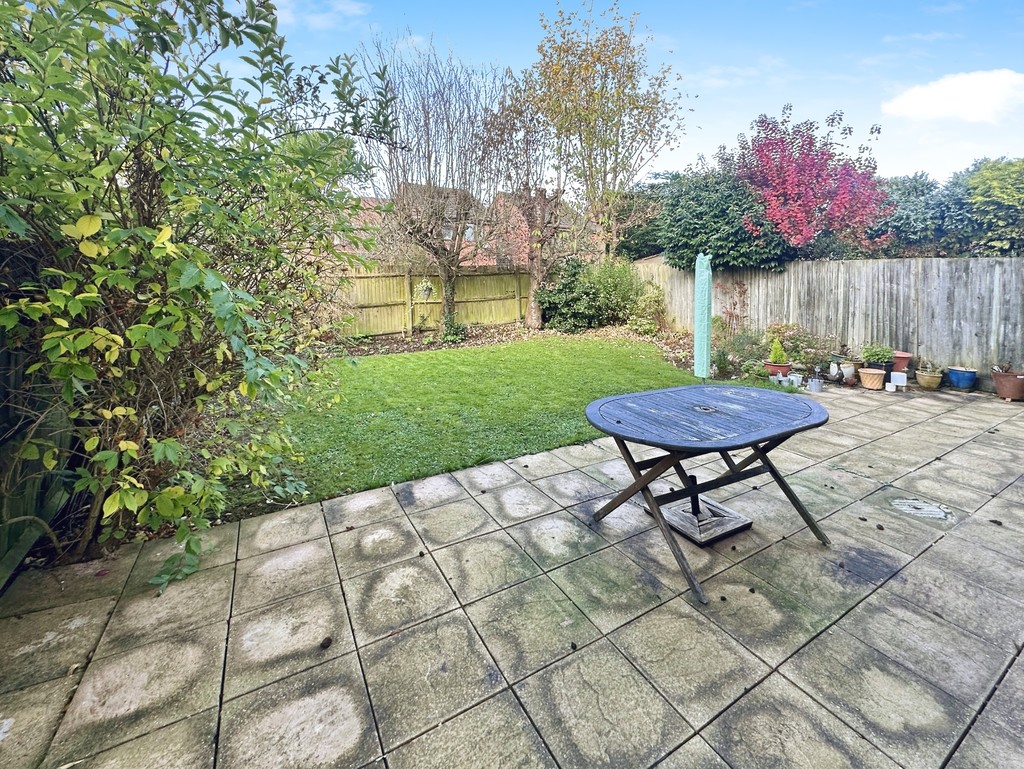 3 bed detached house for sale in Bodiam Close, Horsham  - Property Image 12