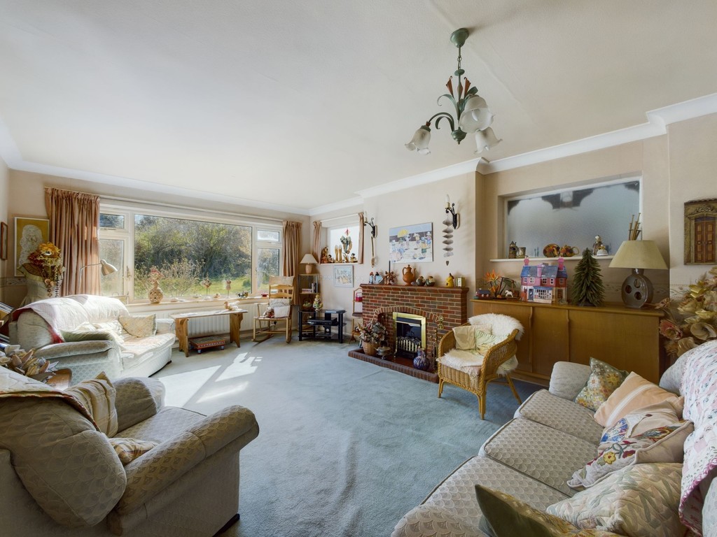 3 bed detached bungalow for sale in Trundle Mead, Horsham  - Property Image 3