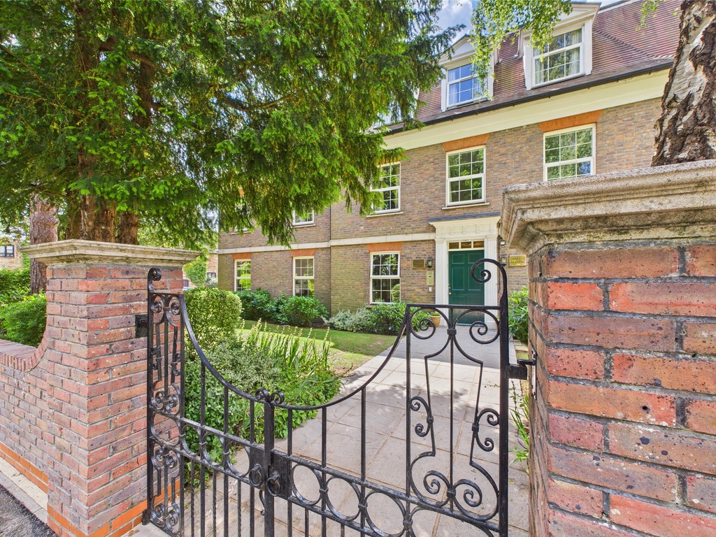 2 bed for sale in Guildford Road, Horsham  - Property Image 8