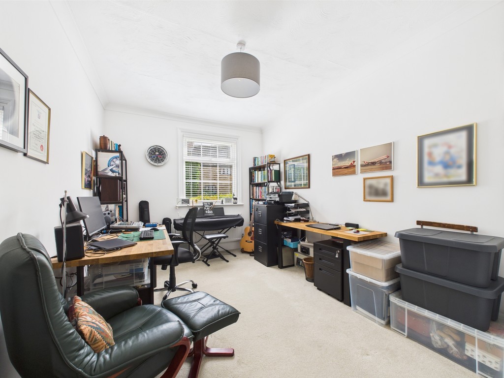 2 bed for sale in Guildford Road, Horsham  - Property Image 11