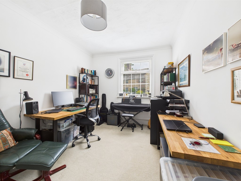 2 bed for sale in Guildford Road, Horsham  - Property Image 6