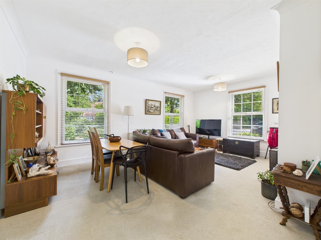 2 bed for sale in Guildford Road, Horsham  - Property Image 2